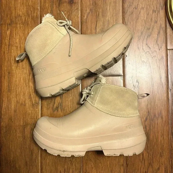 Ugg // - Picture 1 of 4